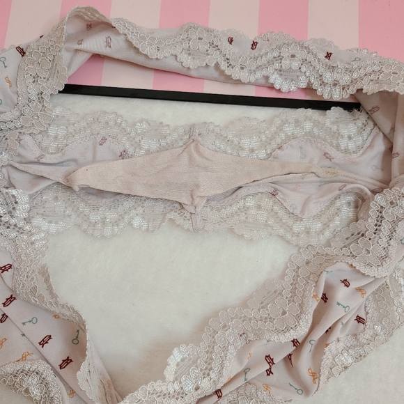 Rare VTG Victoria's Secret Smooth Microfiber Lace Cheeky Panty Size Lg - Picture 4 of 6